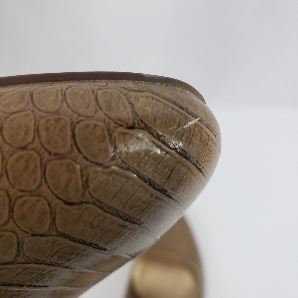 NEW Exchange by Charles David Embossed Tan Pumps - Picture 5 of 14